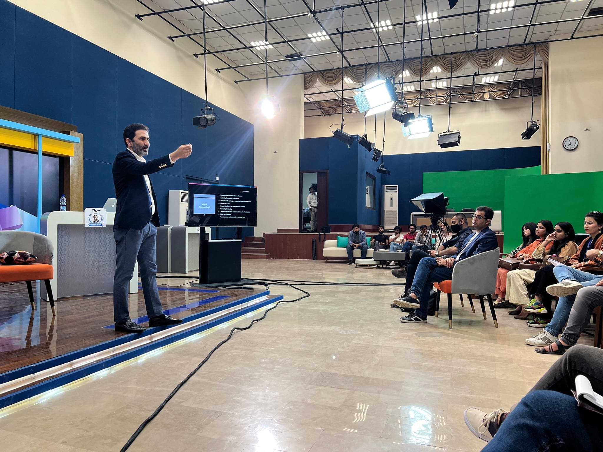 CEO ApneLinks conducting Workshop at NUML uni