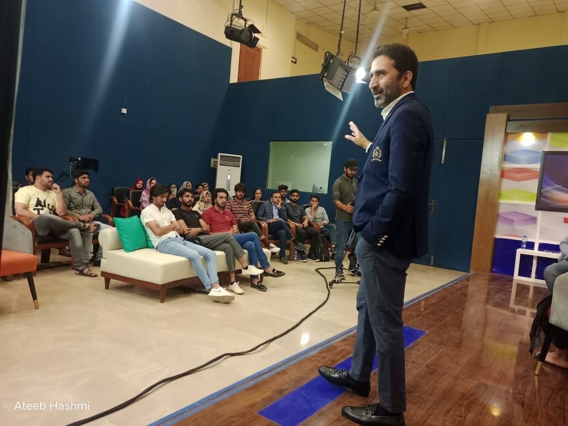 CEO ApneLinks conducting Workshop at NUML