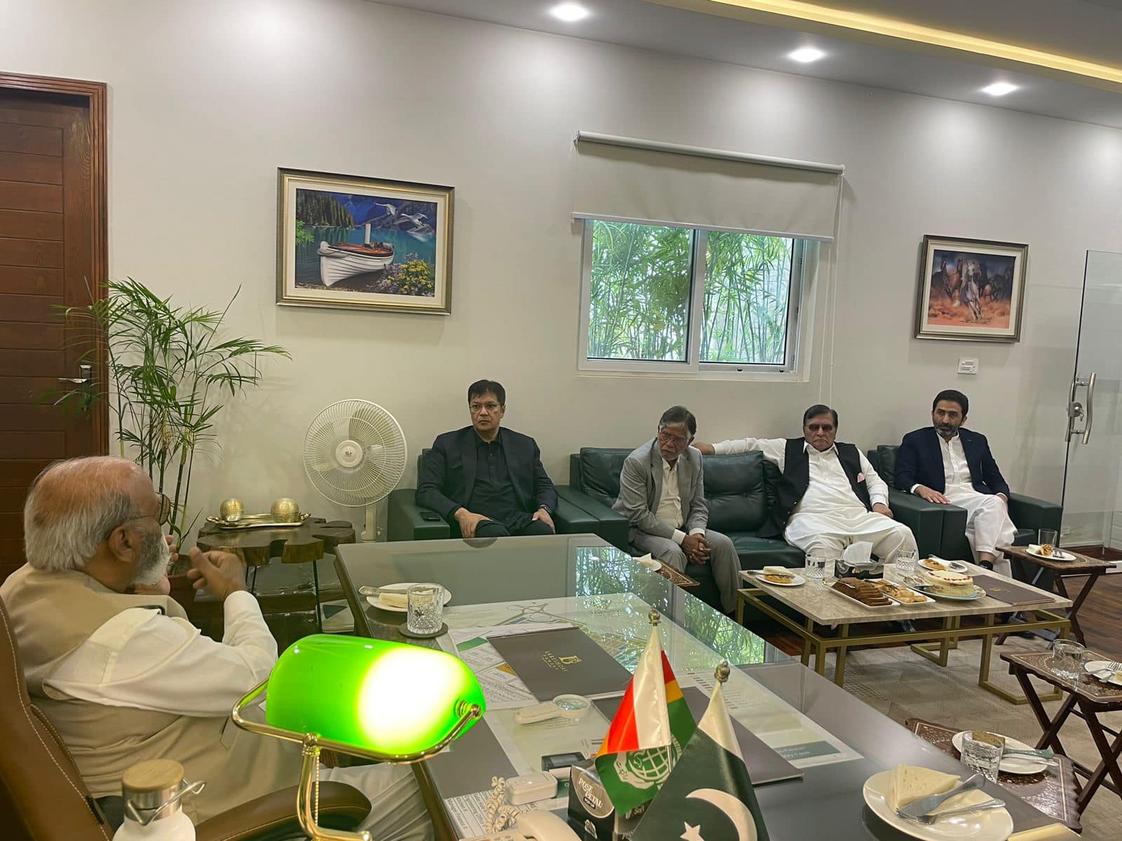 Delegation of renowned businessmen of Pakistan at Lakeshore office